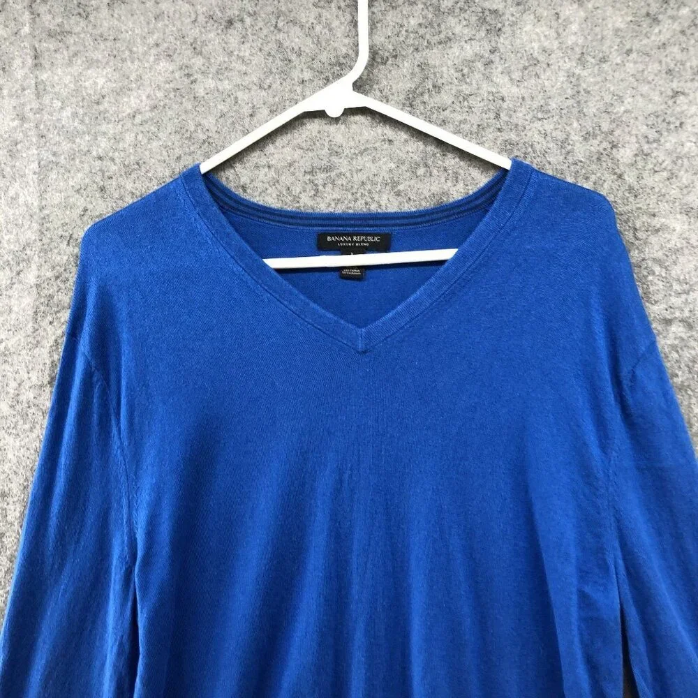 Banana Republic Luxury Blend Sweater Mens L‎ V-neck Blue Silk Cashmere Pullover